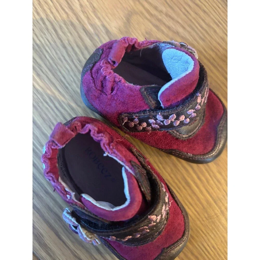 Robeez 2 3/6 mths pink purple magenta flower pre walker shoes